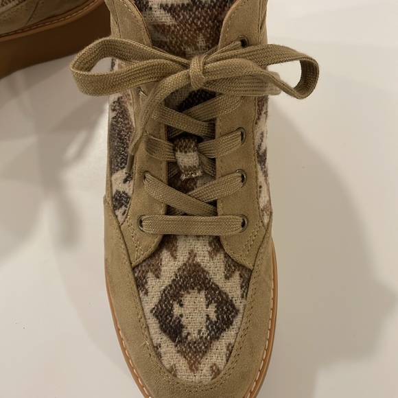 Zodiac Aztec Pattern tan ankle boot size 9.5 - Picture 6 of 10